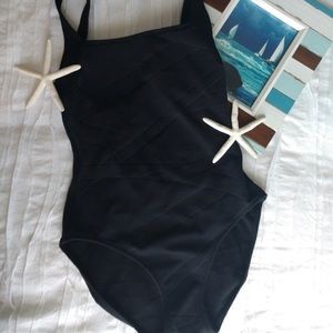 Gottex slimming swimsuit